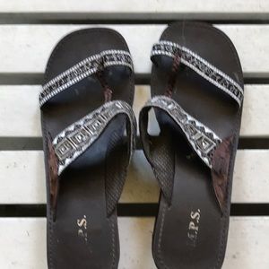 Like new Indian style flip-flops